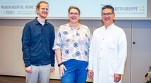 Dr. Simon Wang, Leitender Oberarzt Pneumologie Medizinische Klinik I des Marien Hospital Herne (r.), Dr. Sebastian Bertram, Oberarzt Pneumologie Medizinische Klinik I des Marien Hospital Herne (l.), und Claudia Psyk, Atmungstherapeutin und Gesundheits- und Krankenpflegerin der Medizinischen Klinik I des Marien Hospital Herne, informierten gemeinsam rund um die Erkrankung Asthma.